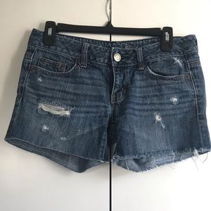 American Eagle Distressed Raw Hem Jean Shorts Sz 2